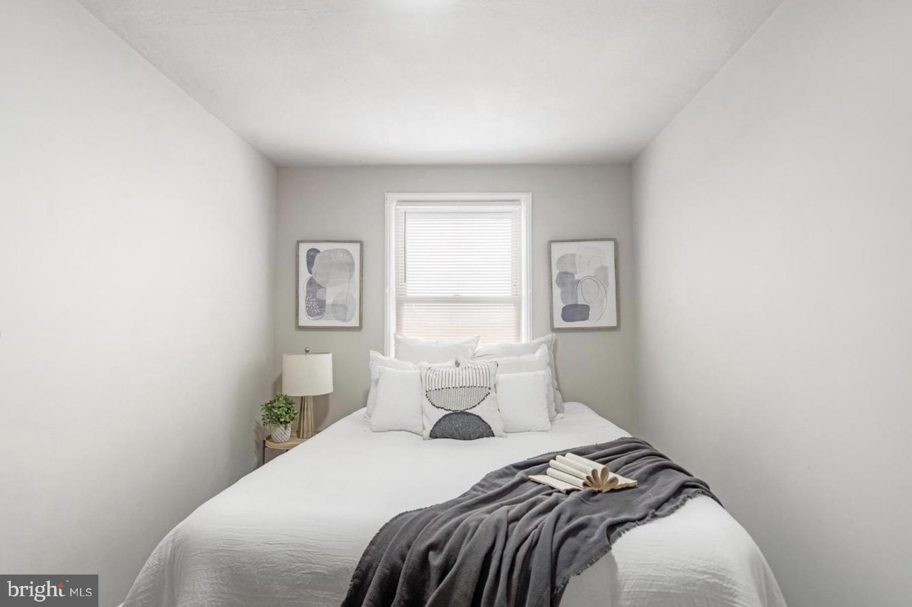 BEVERLY HILLS - Residential Lease