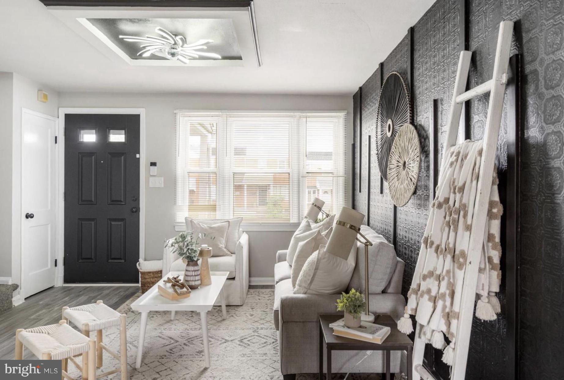 BEVERLY HILLS - Residential Lease