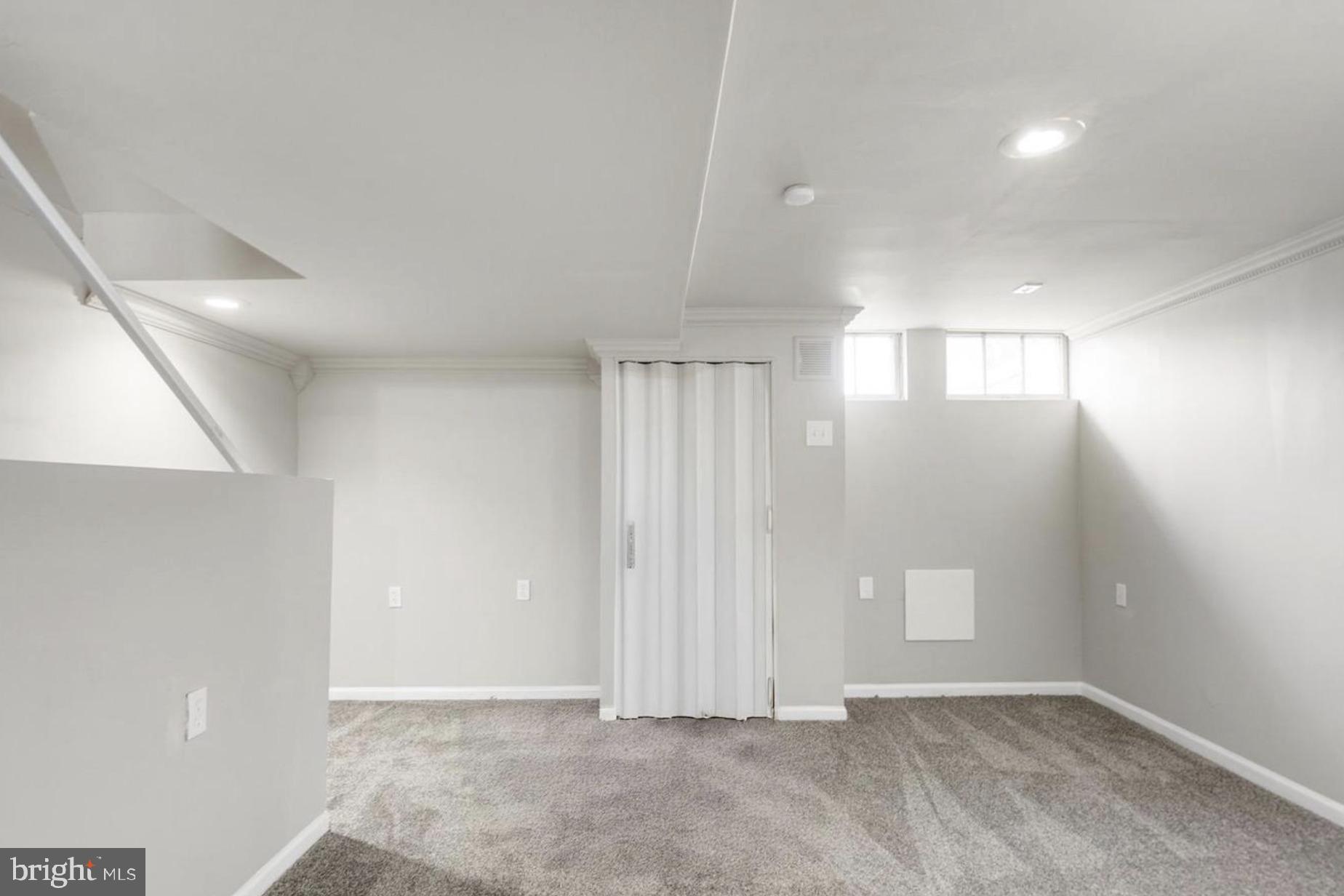 BEVERLY HILLS - Residential Lease