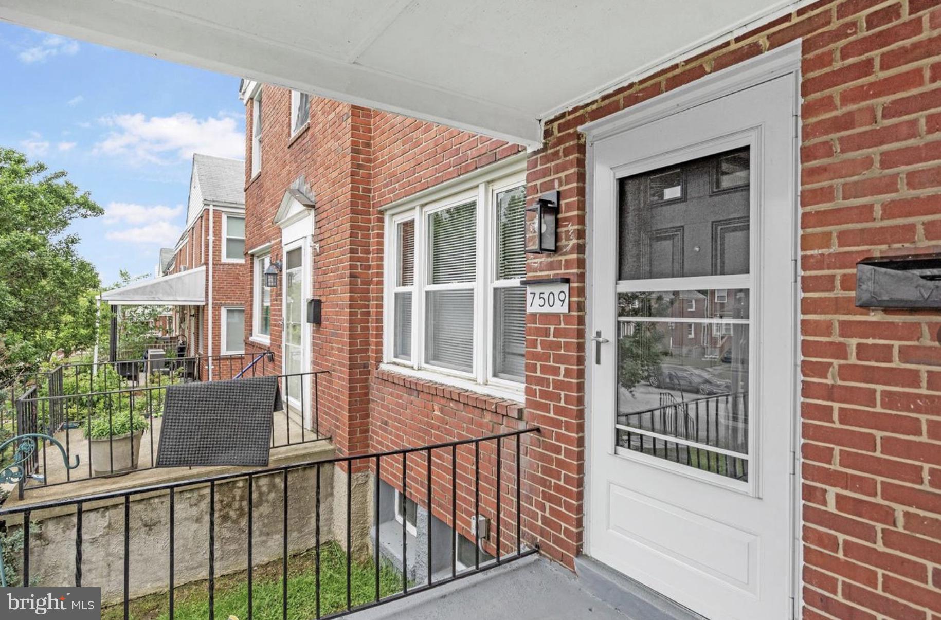 BEVERLY HILLS - Residential Lease