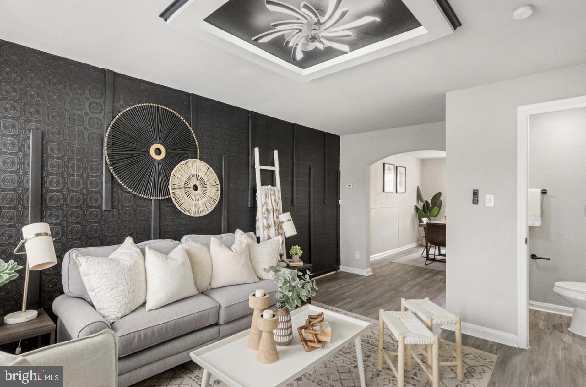 BEVERLY HILLS - Residential Lease