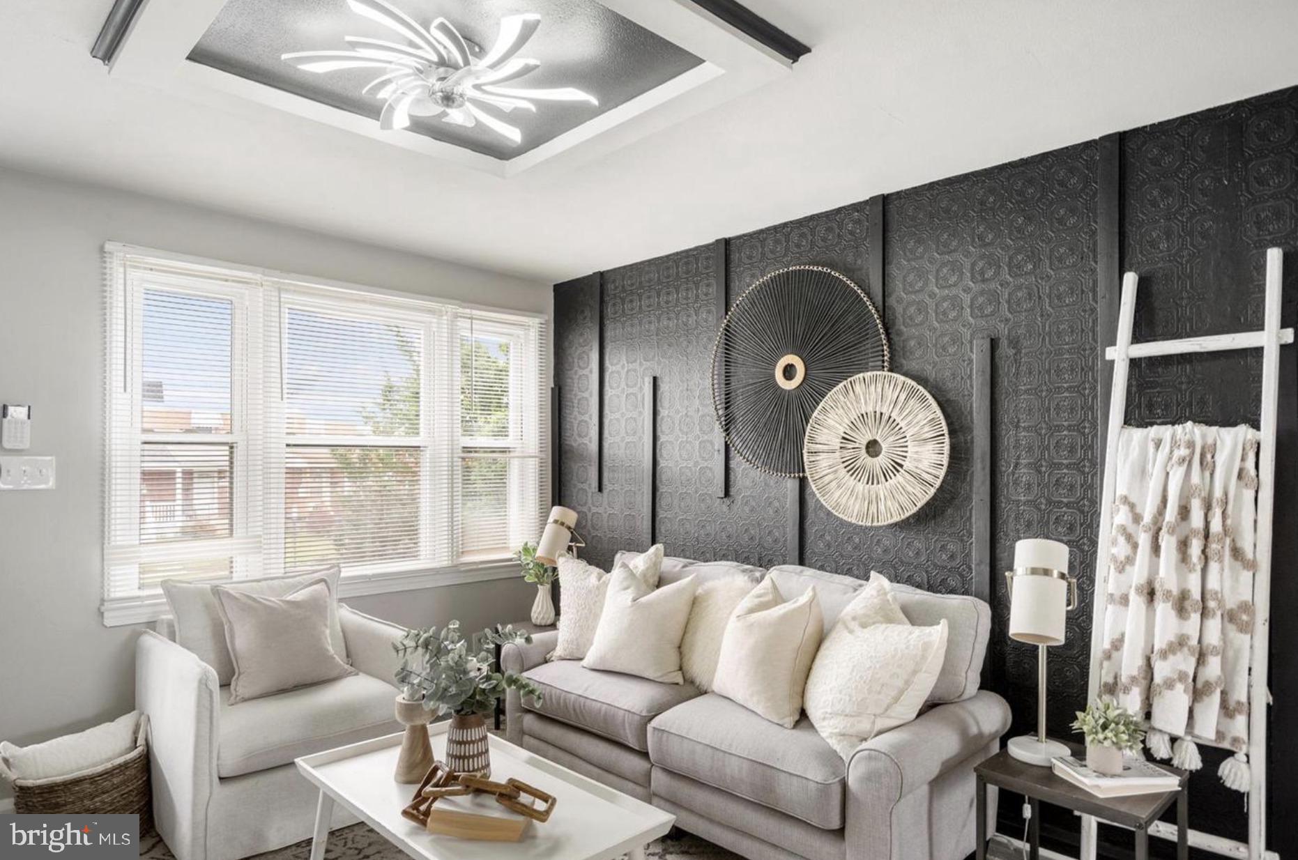 BEVERLY HILLS - Residential Lease