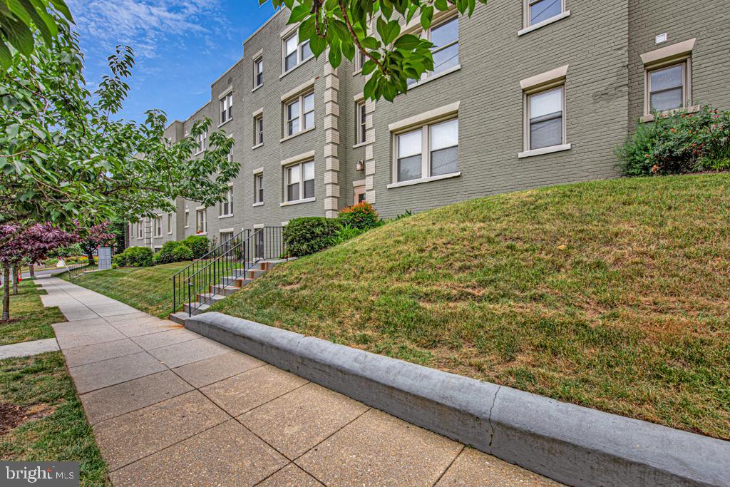 Photo 1 of 24 — 4408 1ST PLACE NE 33, WASHINGTON, DC 20011