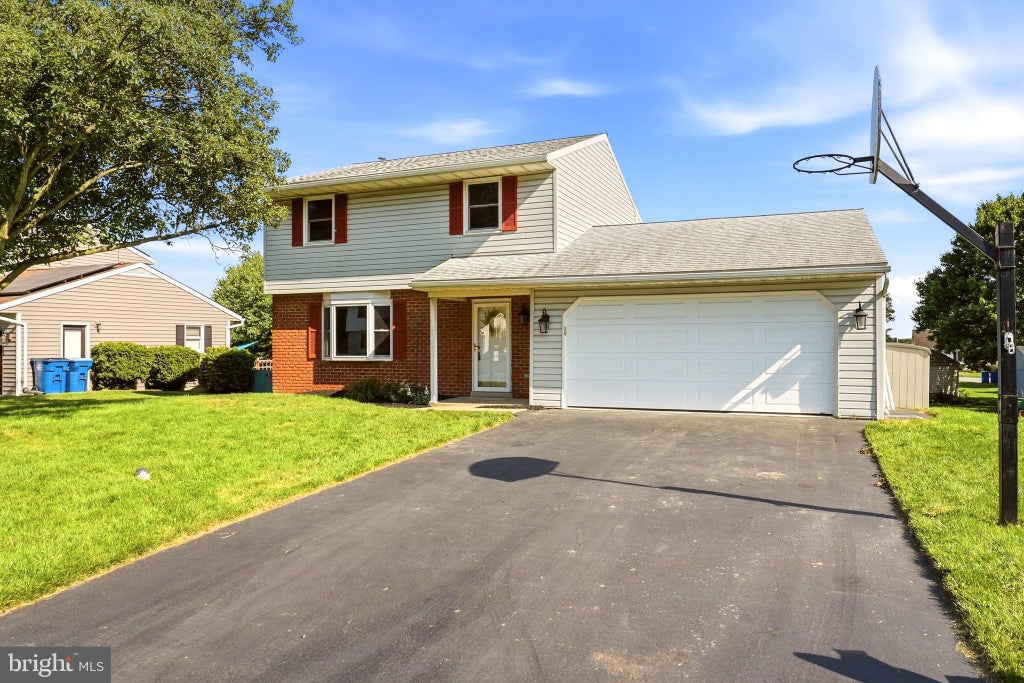 Photo of 3188 Thornapple Drive, LANCASTER, PA 17601 (MLS # PALA2092580)