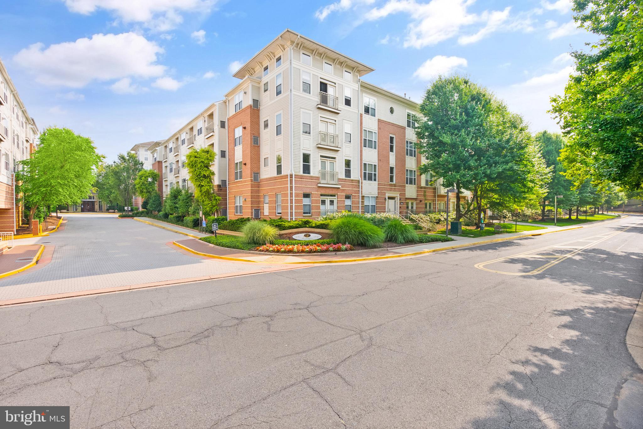 MARQUIS AT VIENNA STATION - Residential