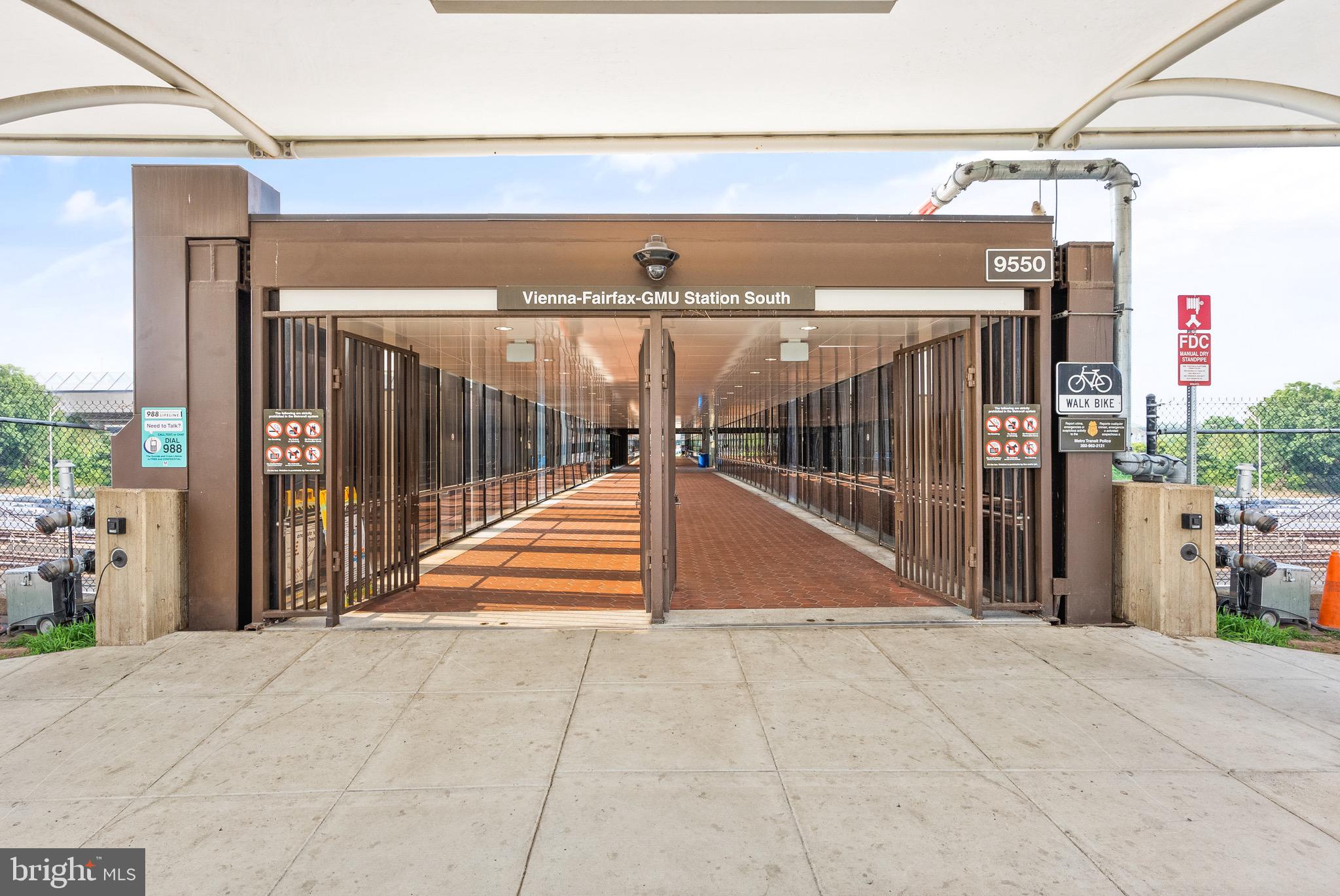 MARQUIS AT VIENNA STATION - Residential