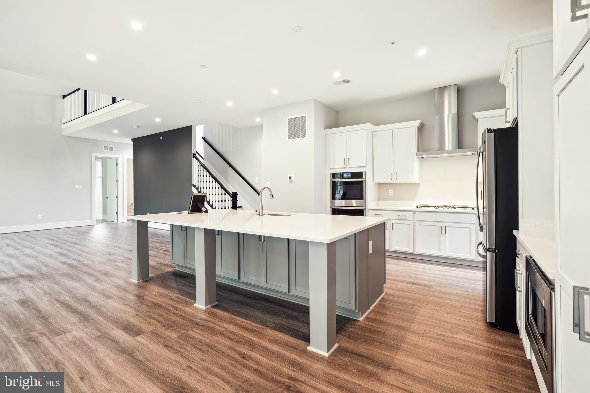 FAIRVIEW MANOR - Residential