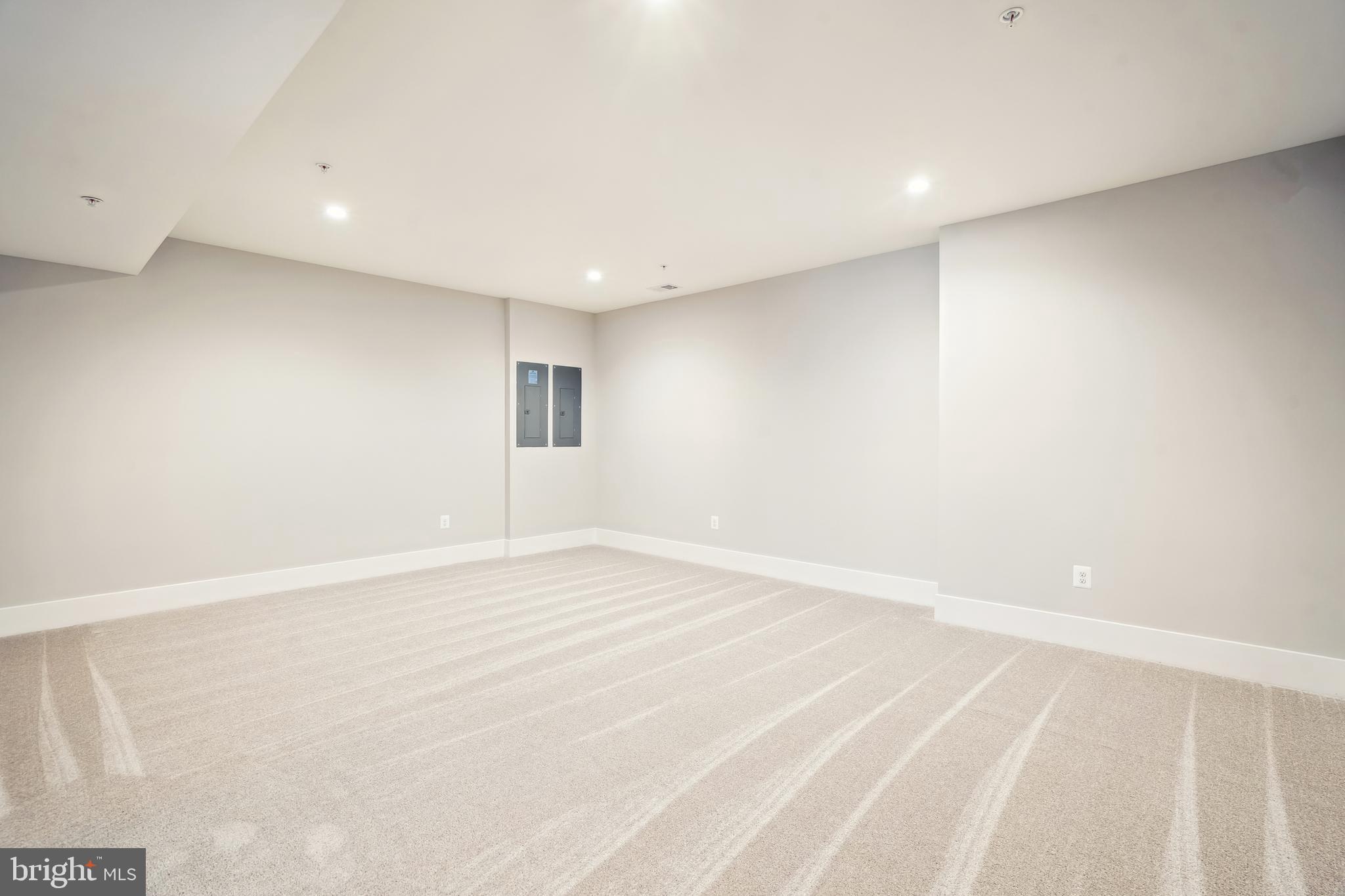 FAIRVIEW MANOR - Residential