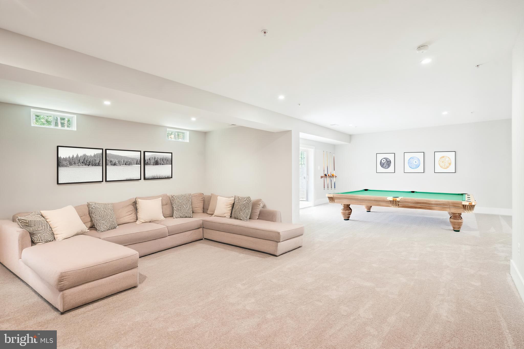 FAIRVIEW MANOR - Residential