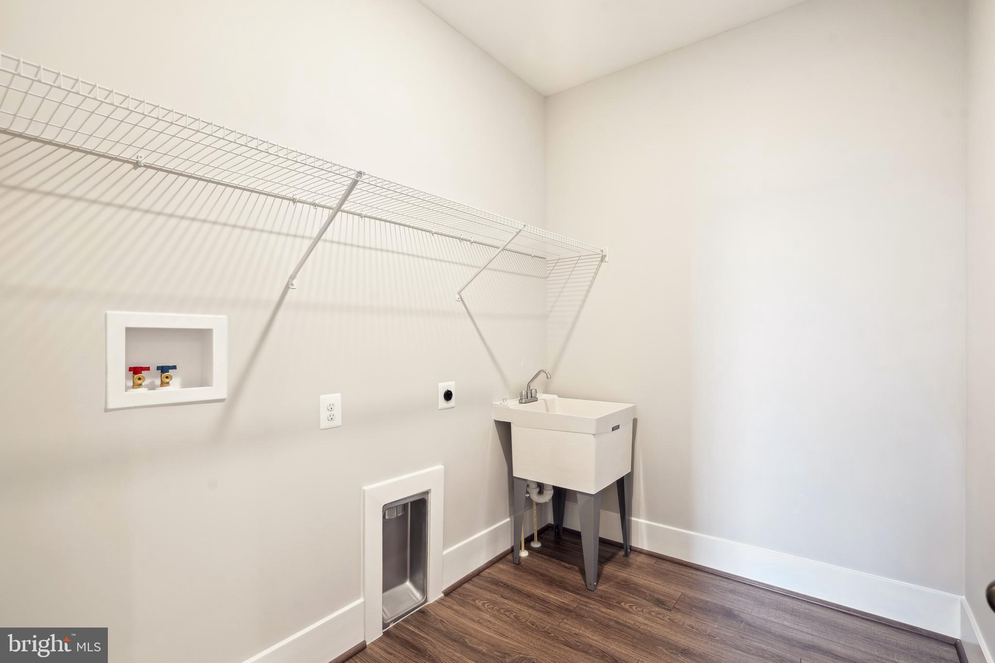 FAIRVIEW MANOR - Residential