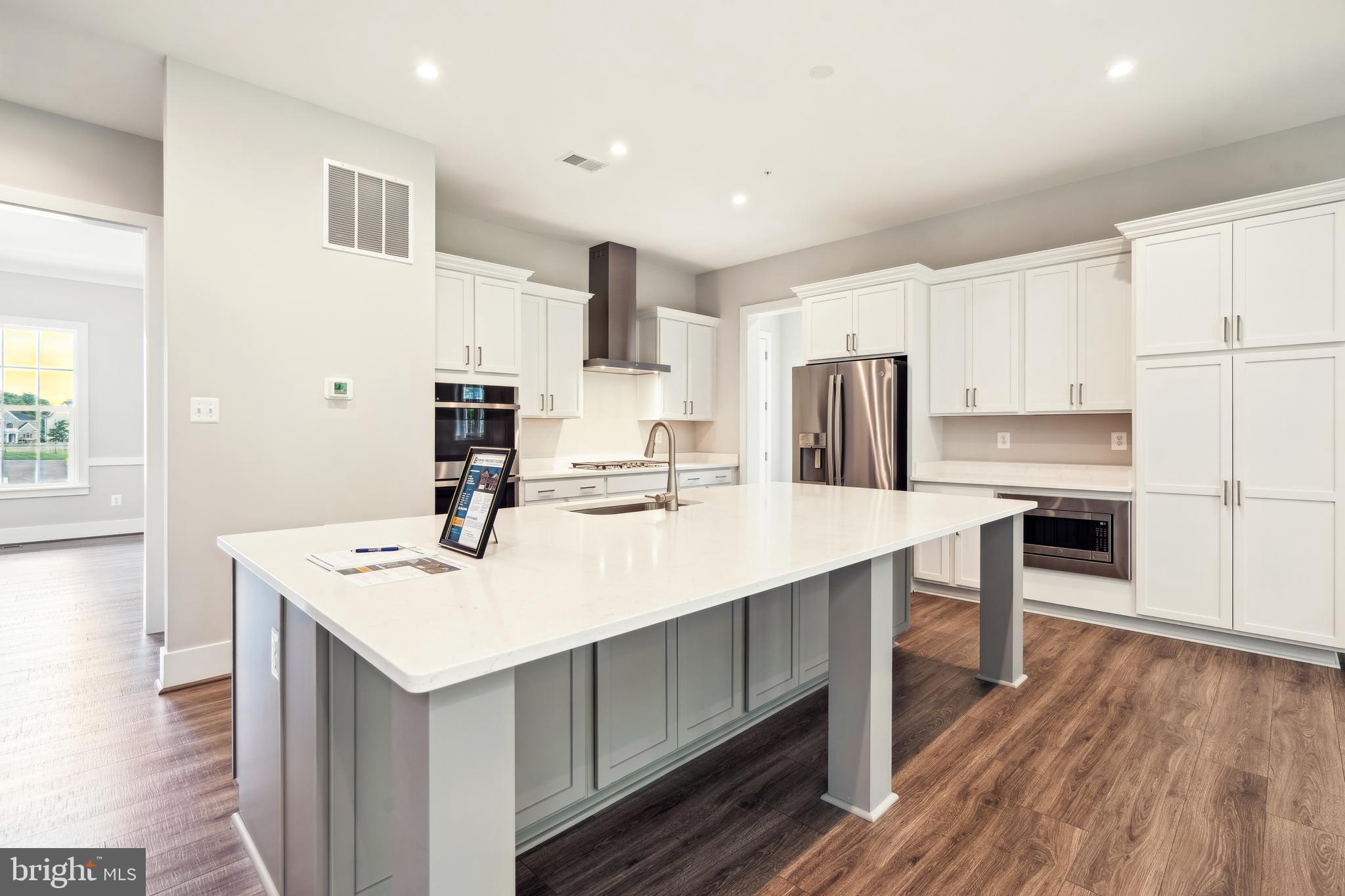 FAIRVIEW MANOR - Residential