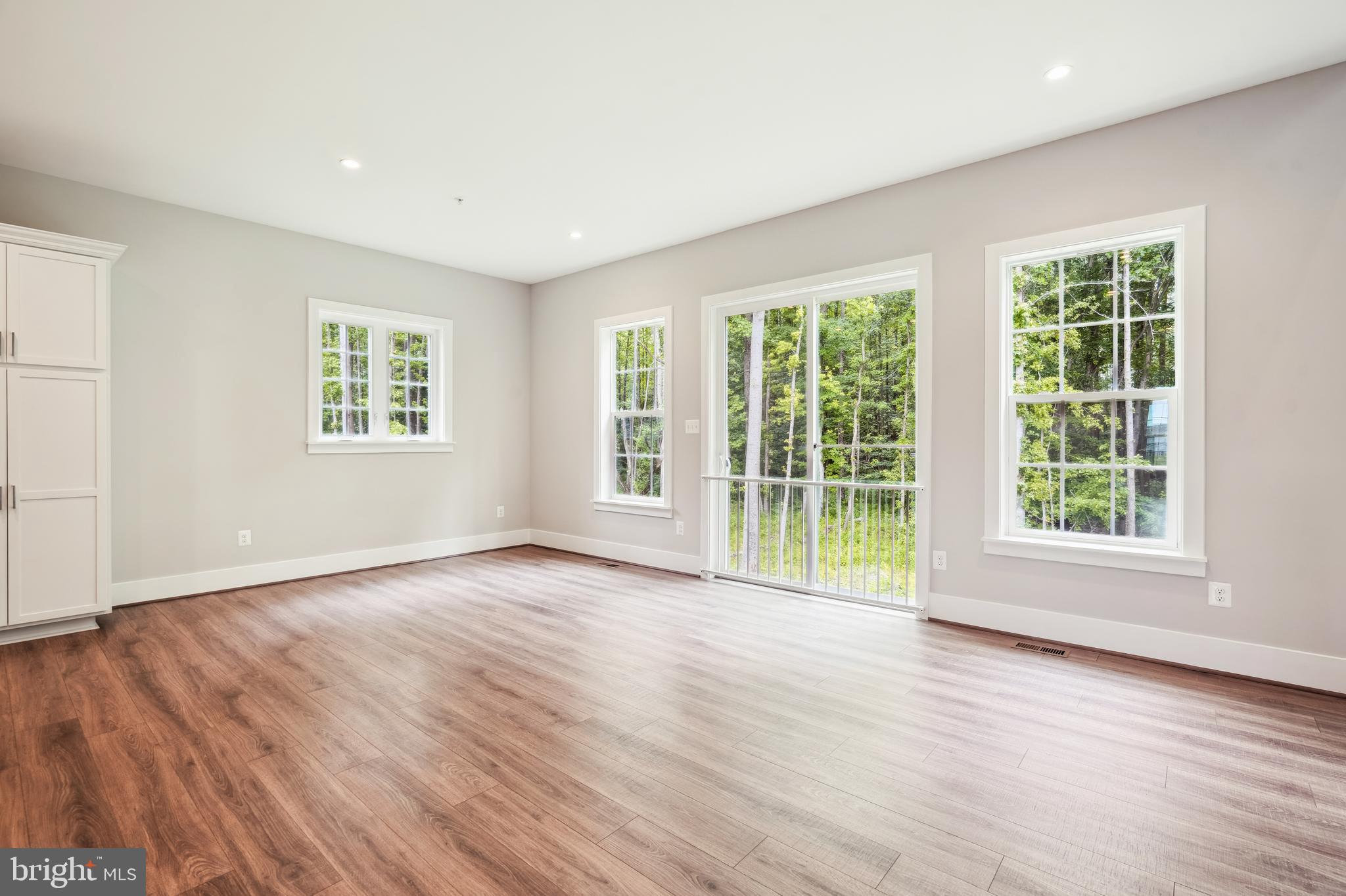 FAIRVIEW MANOR - Residential