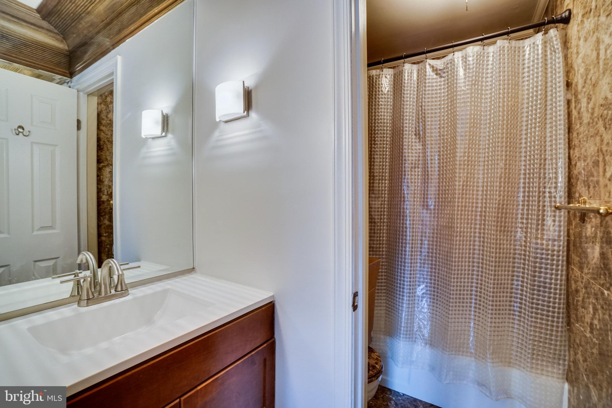 OAK CLUSTER - Residential Lease