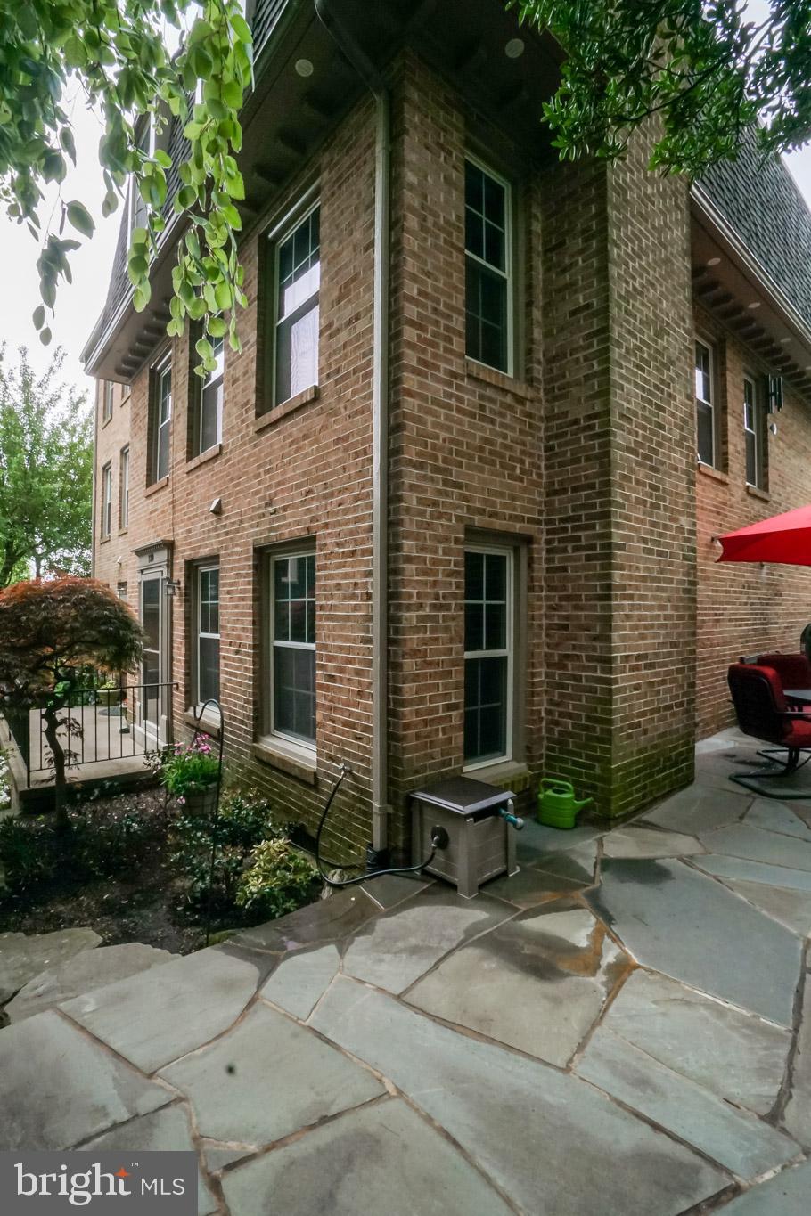 OAK CLUSTER - Residential Lease