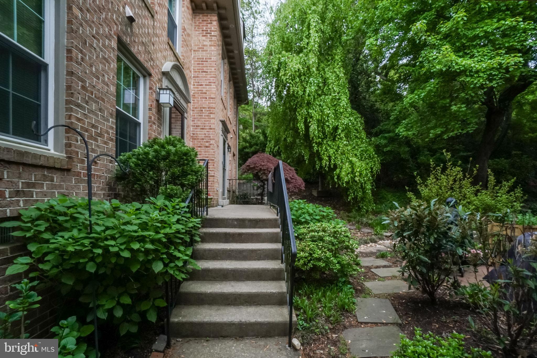 OAK CLUSTER - Residential Lease