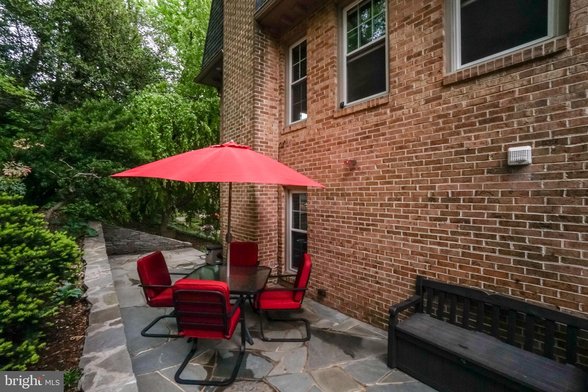 OAK CLUSTER - Residential Lease