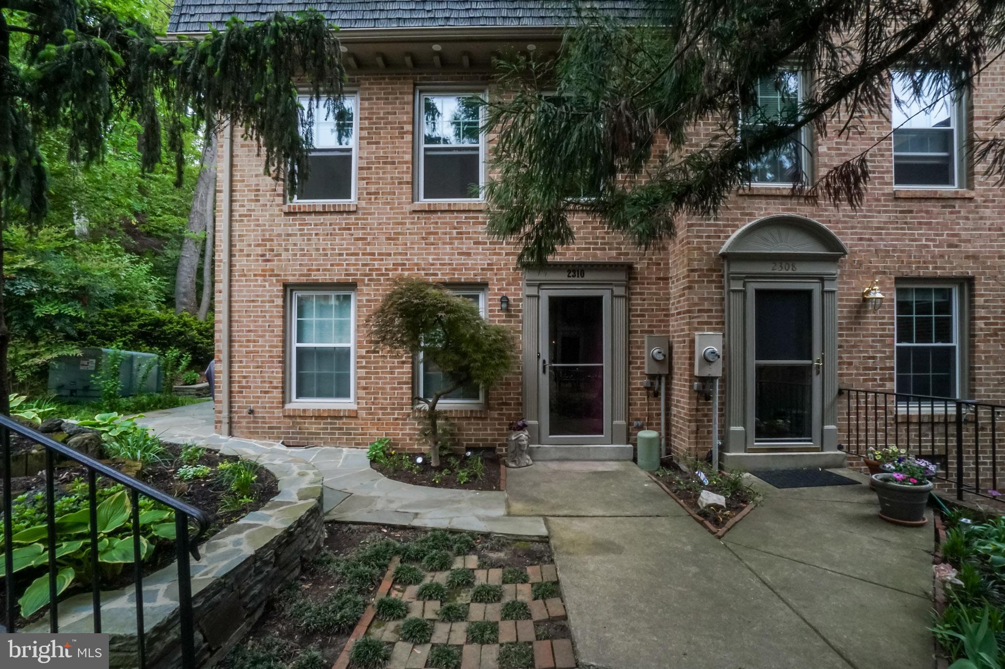 OAK CLUSTER - Residential Lease