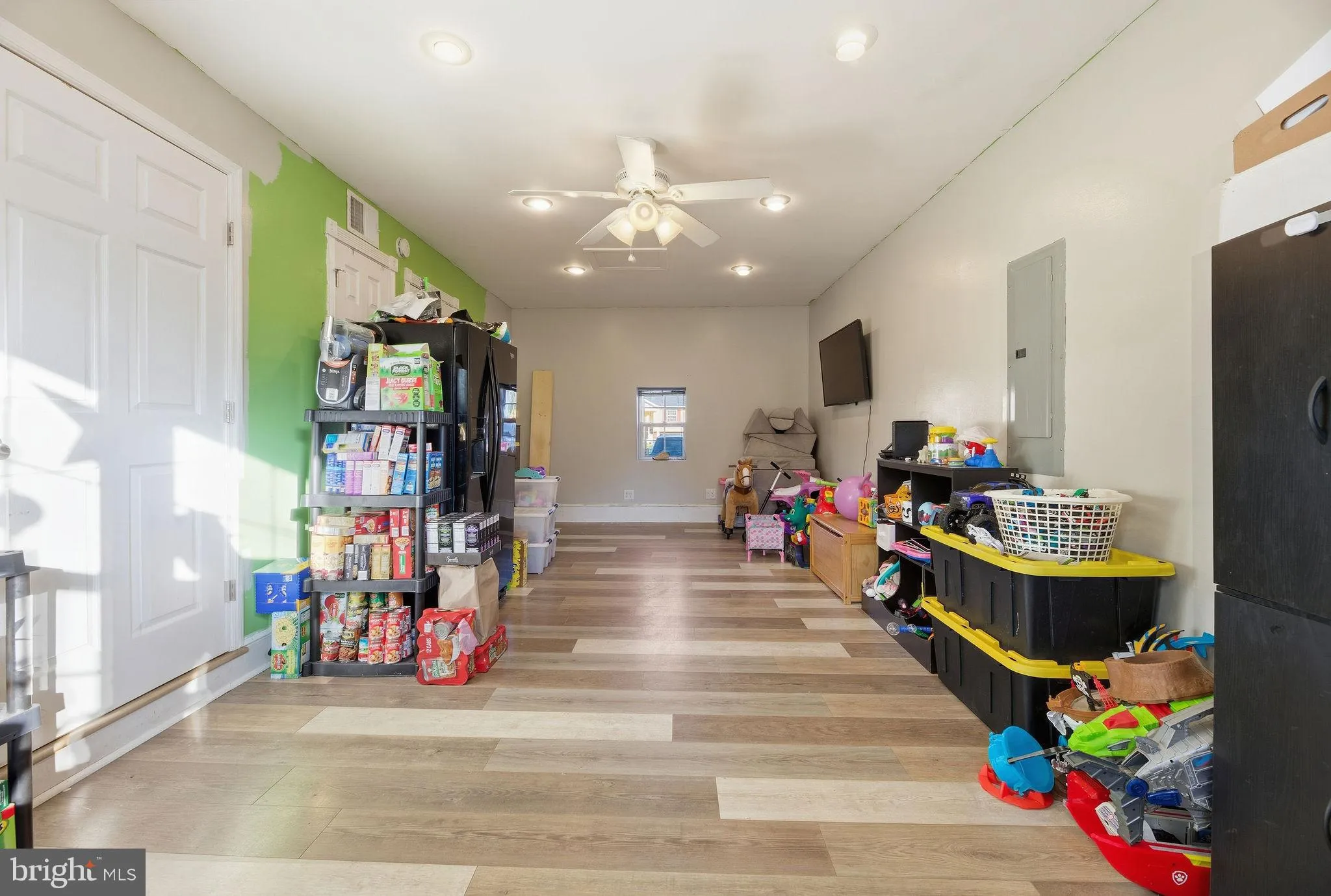 Lexington Park, Maryland 20653, United States, 5 Bedrooms Bedrooms, ,3 BathroomsBathrooms,Residential,Active,241233