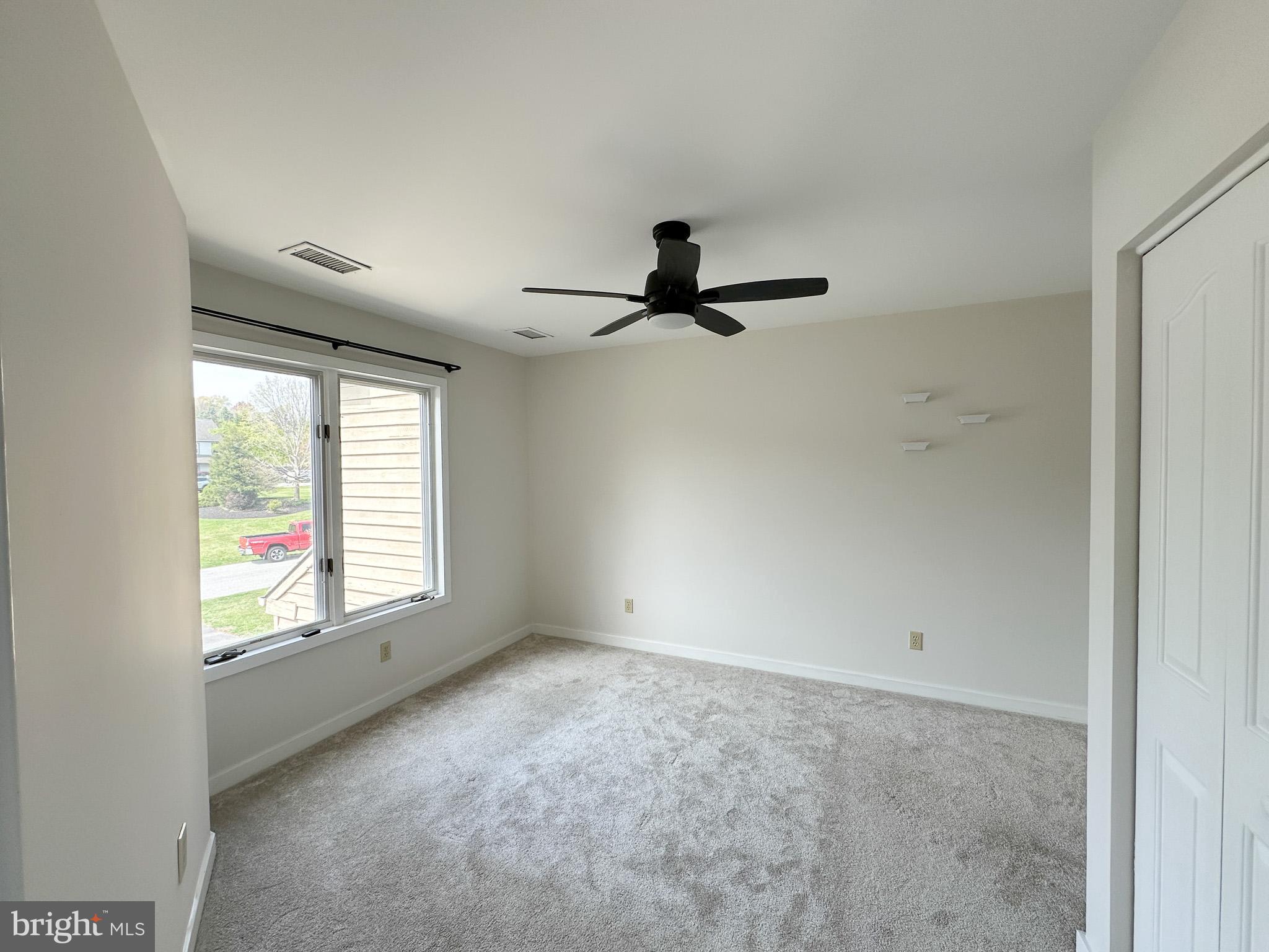 COUNTRY CLUB VALLEY - Residential