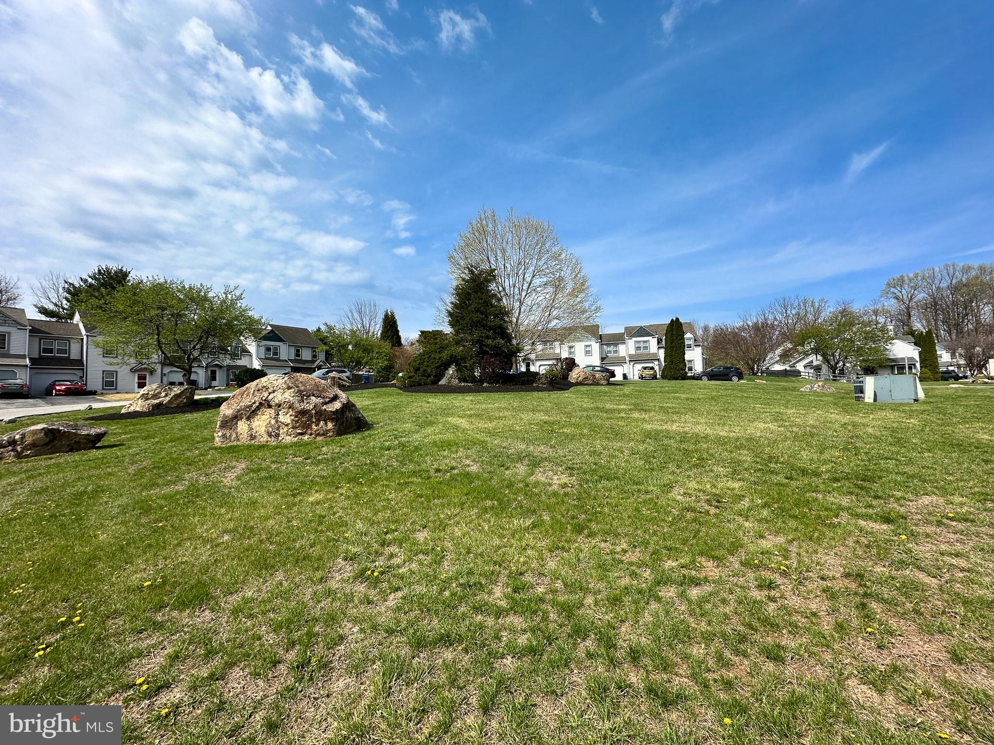 COUNTRY CLUB VALLEY - Residential