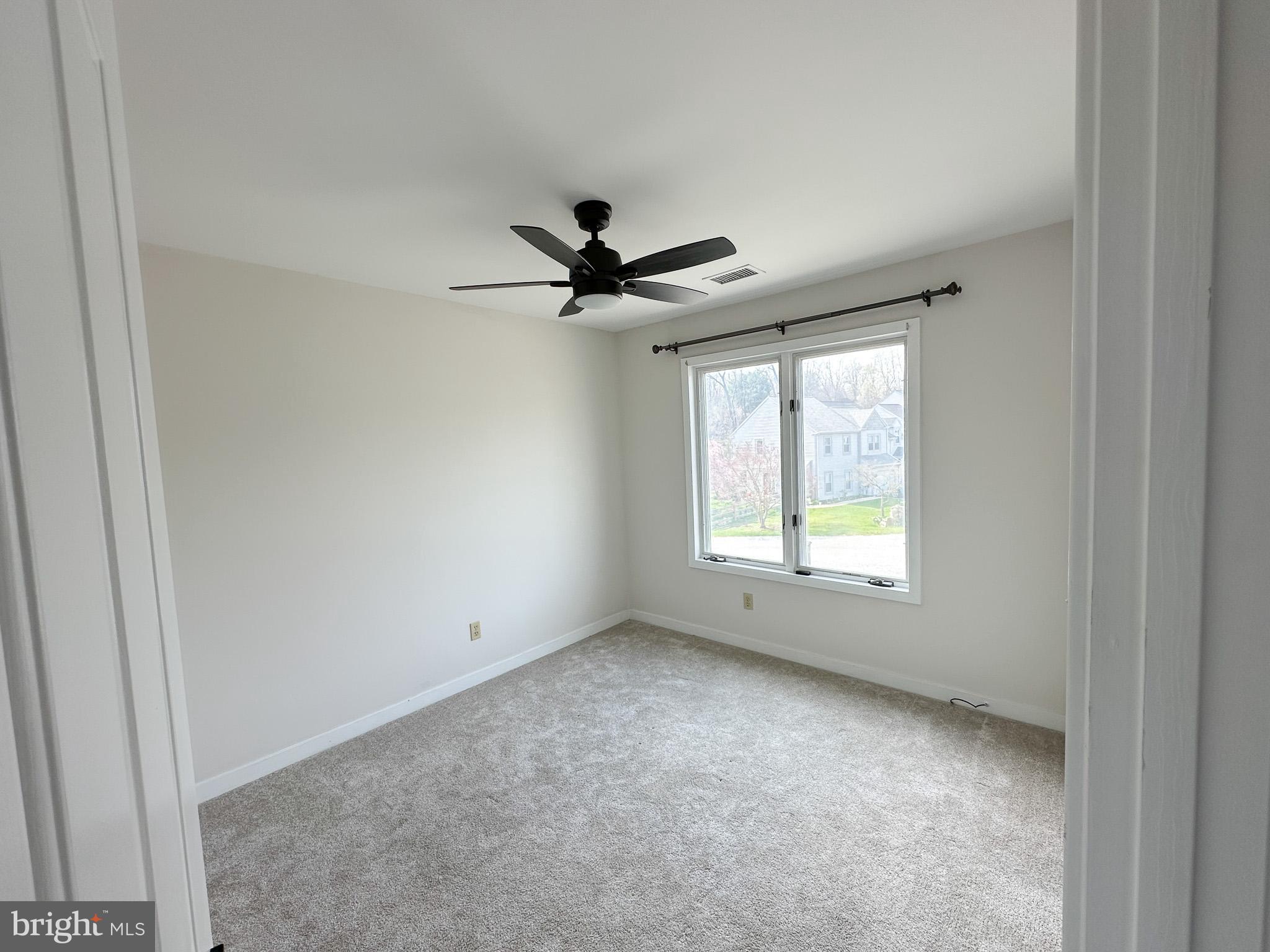 COUNTRY CLUB VALLEY - Residential