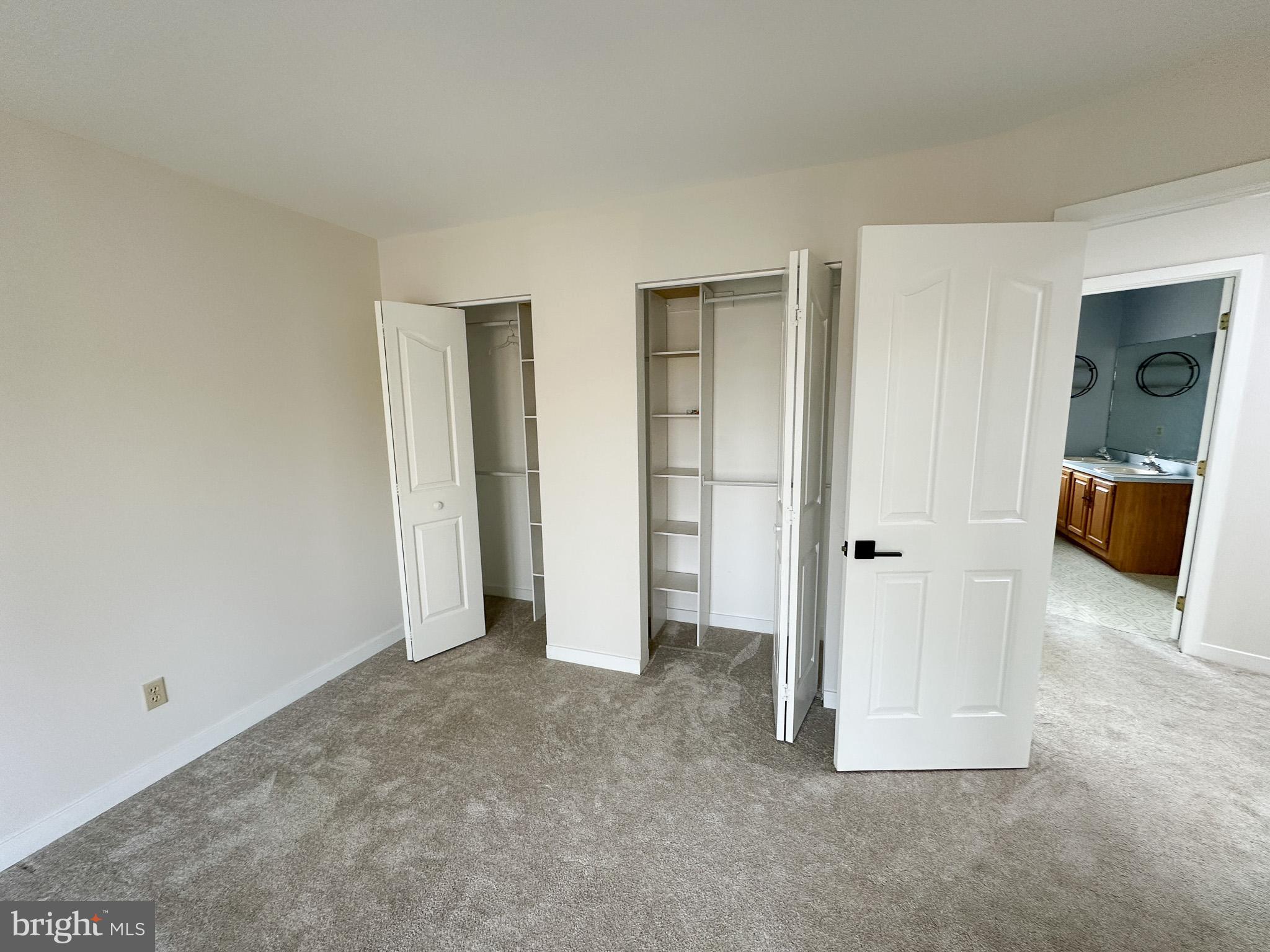 COUNTRY CLUB VALLEY - Residential