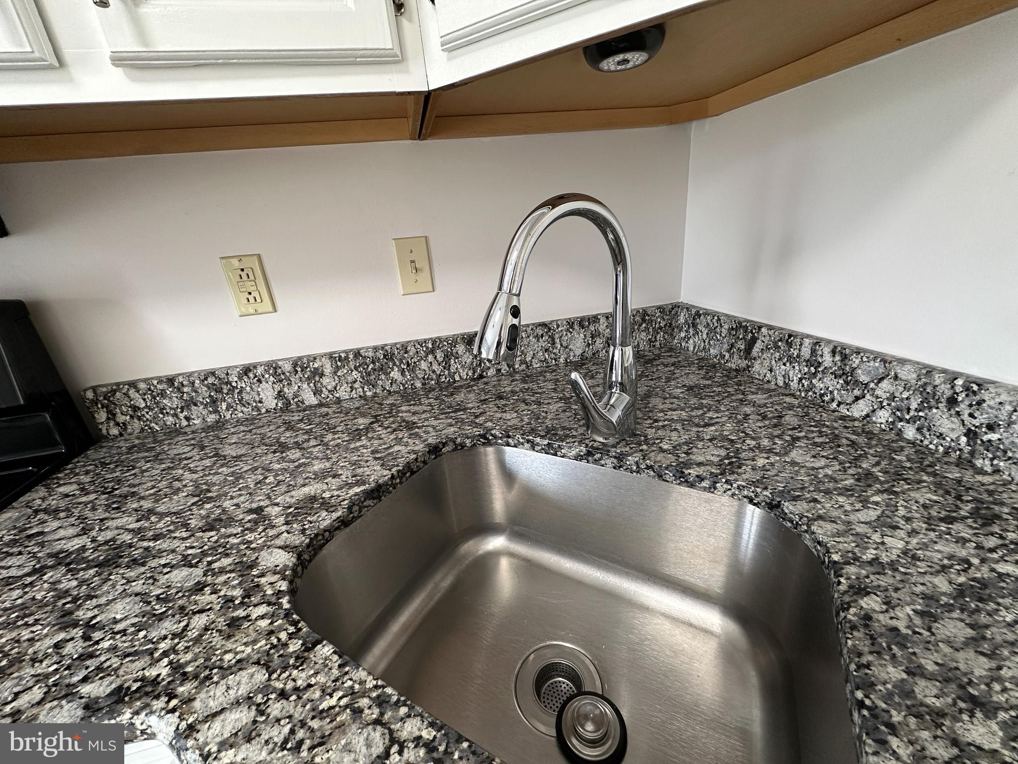 COUNTRY CLUB VALLEY - Residential