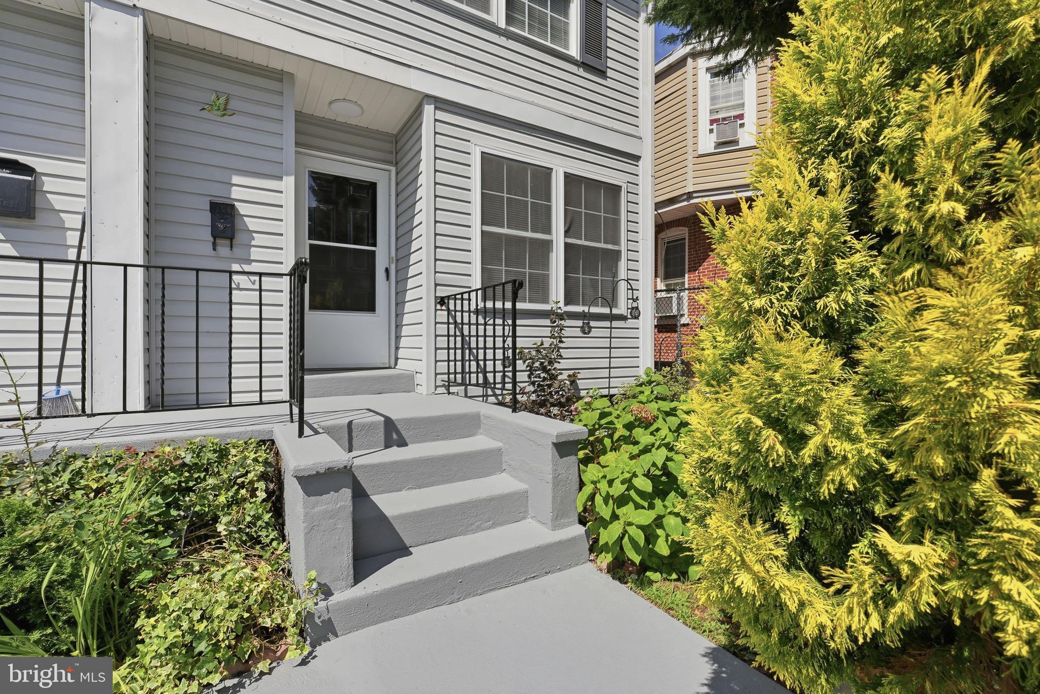 106 6TH AVENUE