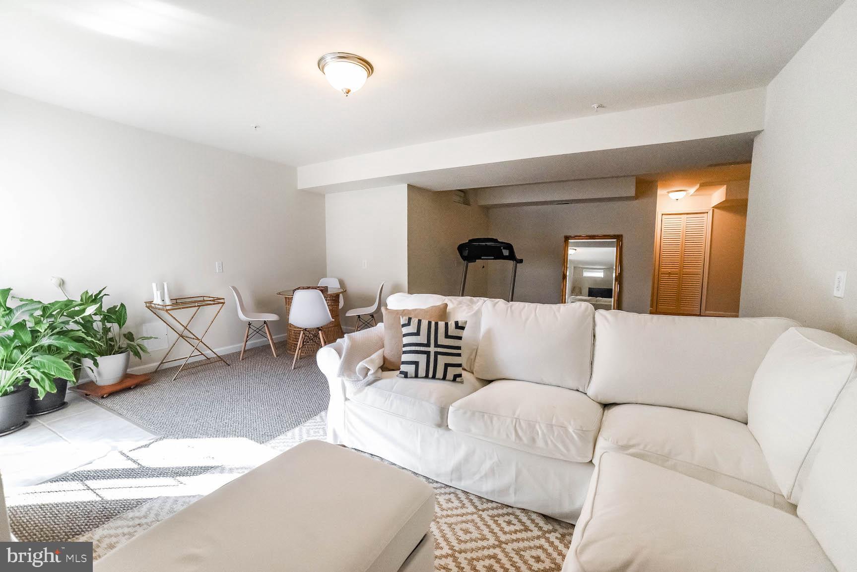 SHEFFIELD/FAIRWAY VILLAGE - Residential