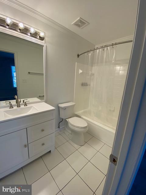 CEDAR GROVE AT CROFTON - Residential Lease