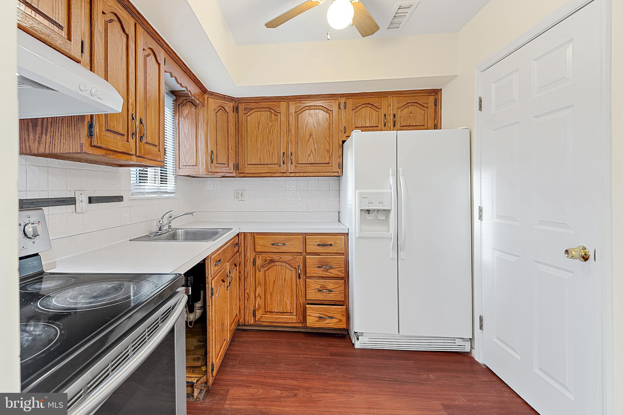 VILLAGE OF LONG REACH - Residential