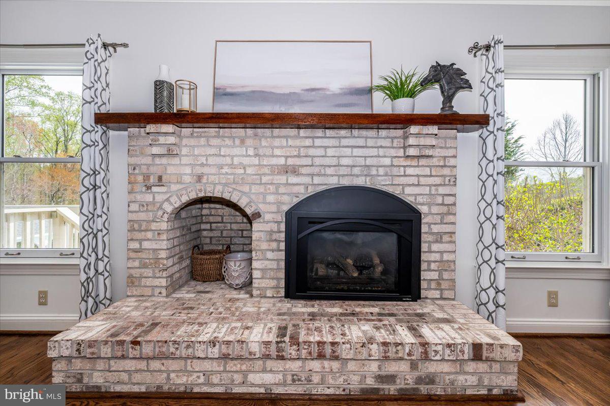 TWELVE HILLS - Residential