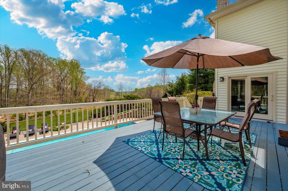 TWELVE HILLS - Residential