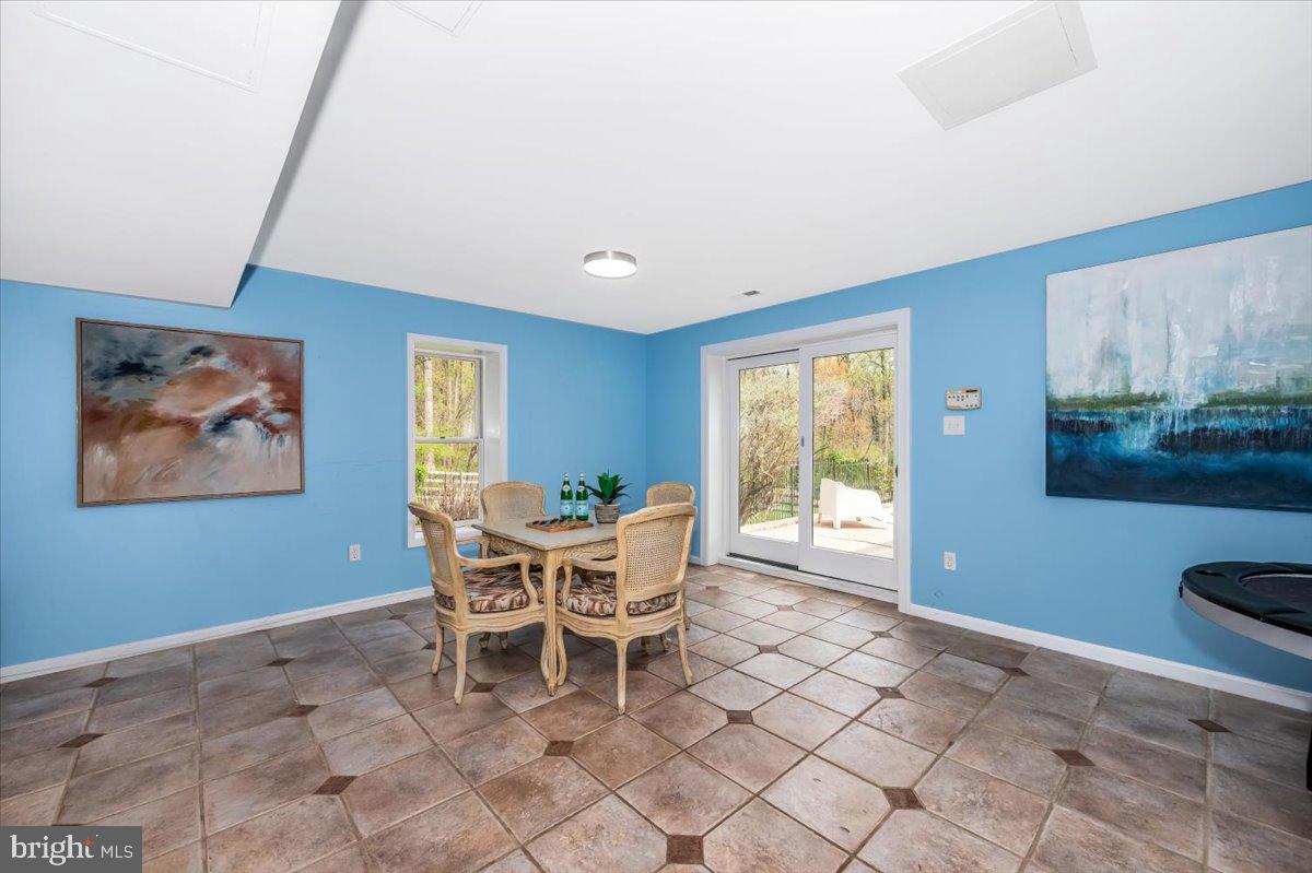 TWELVE HILLS - Residential