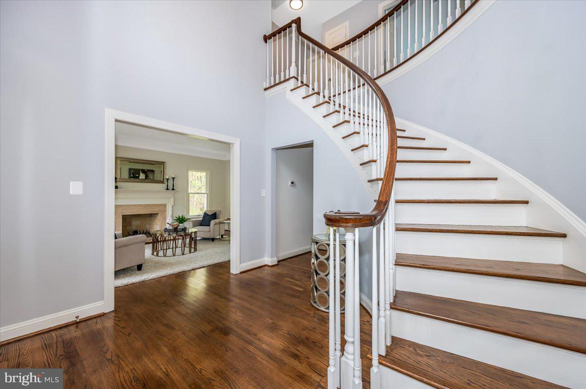 TWELVE HILLS - Residential