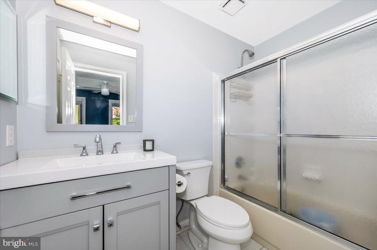 TWELVE HILLS - Residential