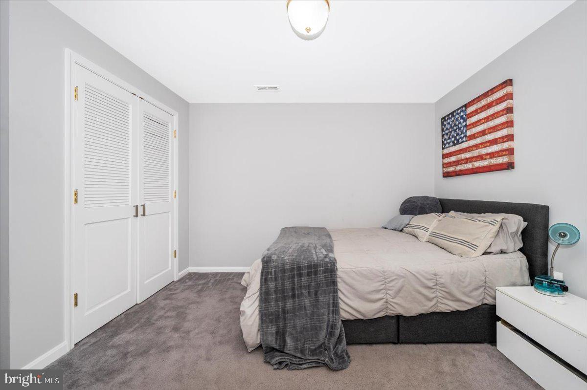 TWELVE HILLS - Residential