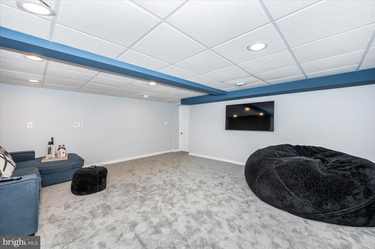 TWELVE HILLS - Residential