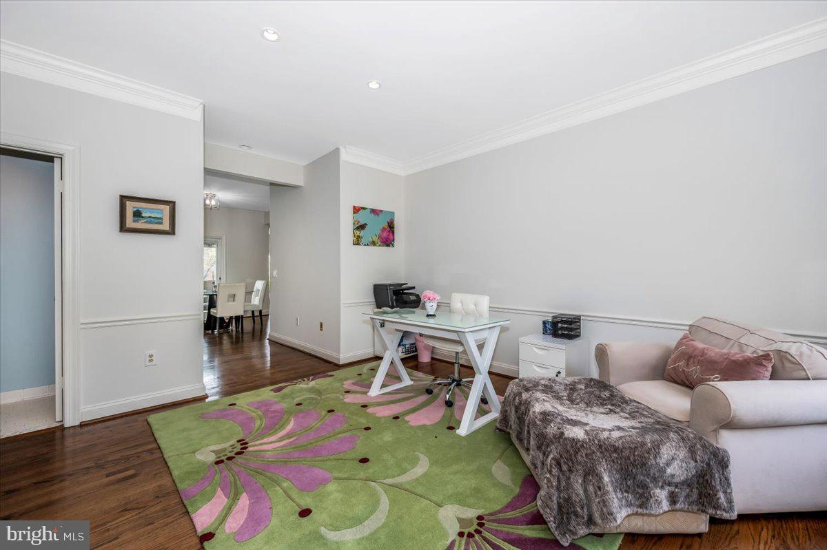 TWELVE HILLS - Residential