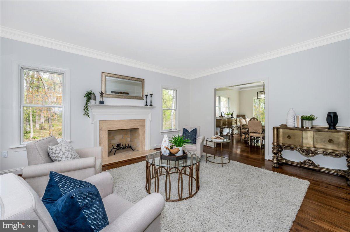 TWELVE HILLS - Residential