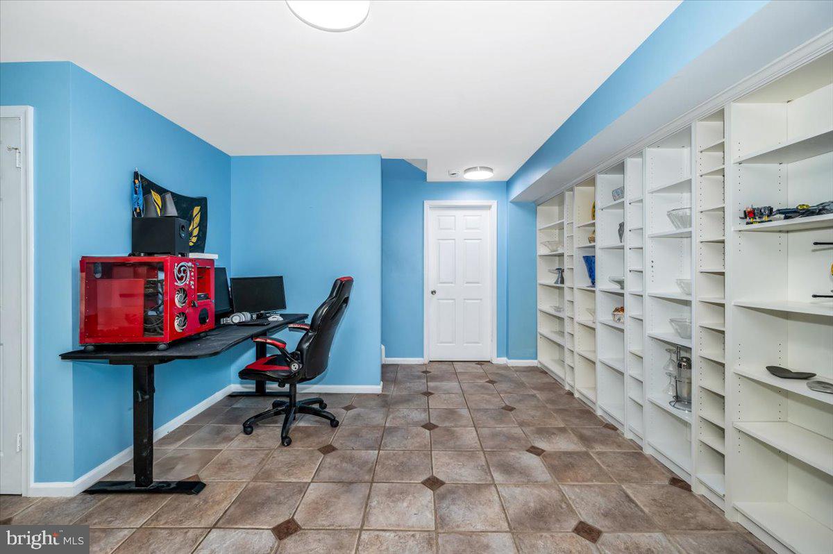 TWELVE HILLS - Residential