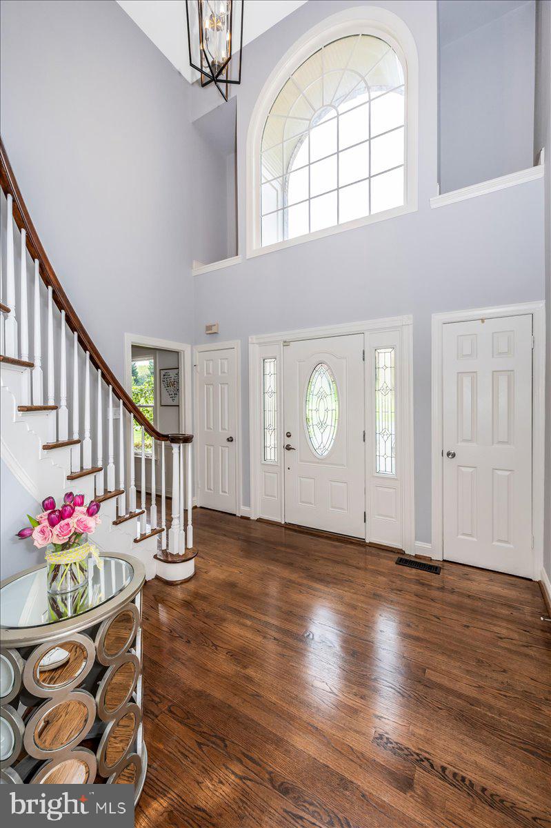 TWELVE HILLS - Residential