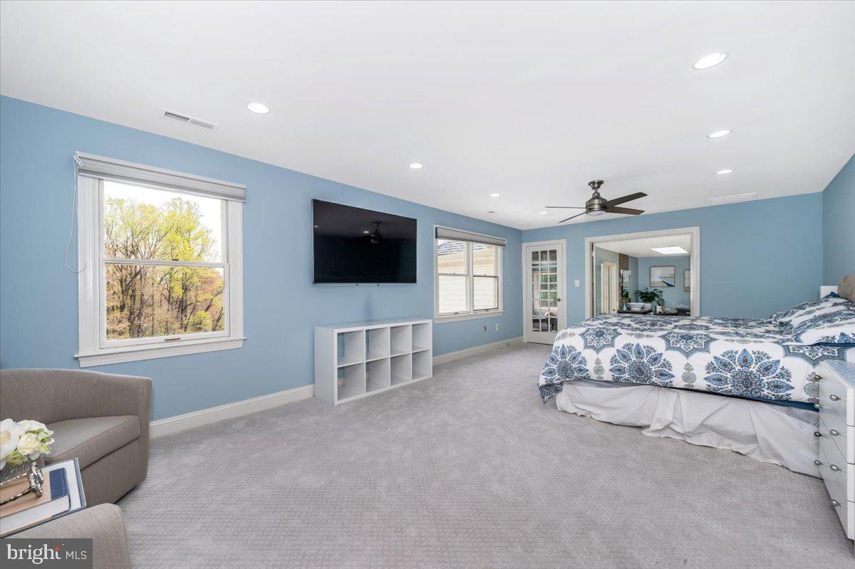 TWELVE HILLS - Residential