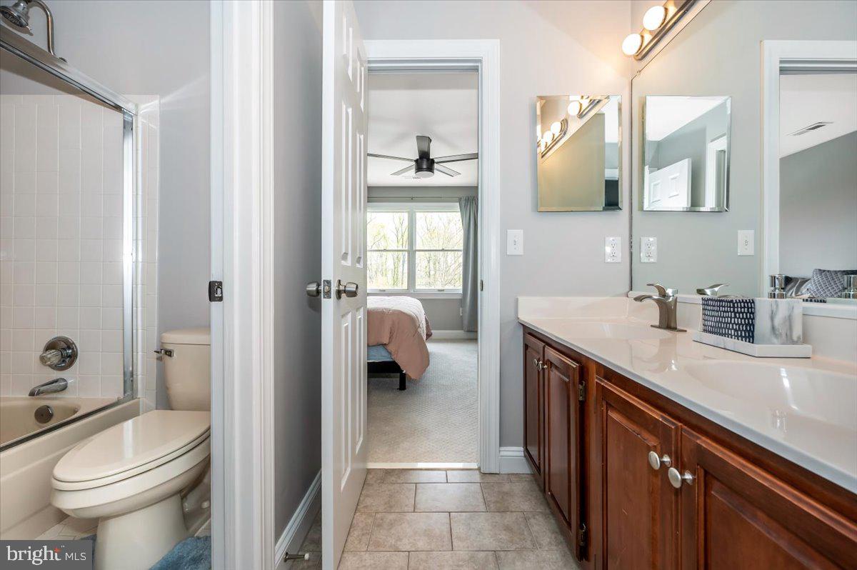 TWELVE HILLS - Residential