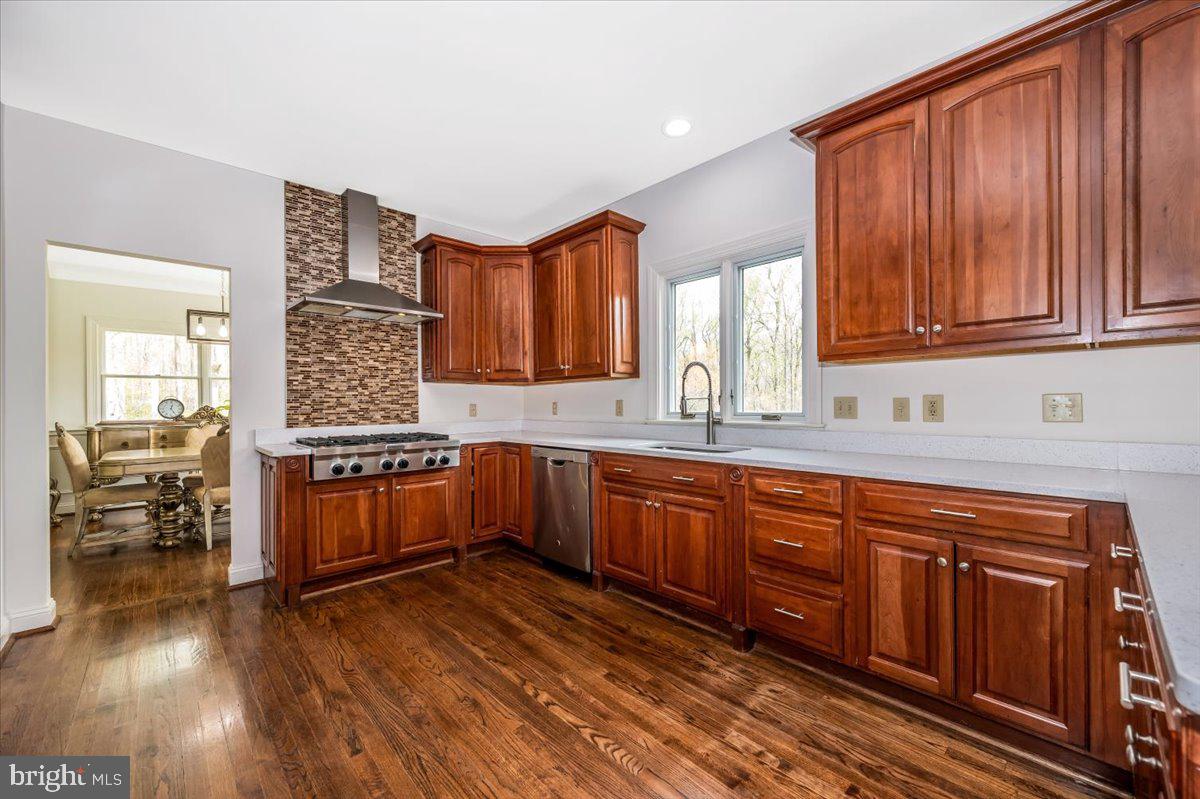 TWELVE HILLS - Residential