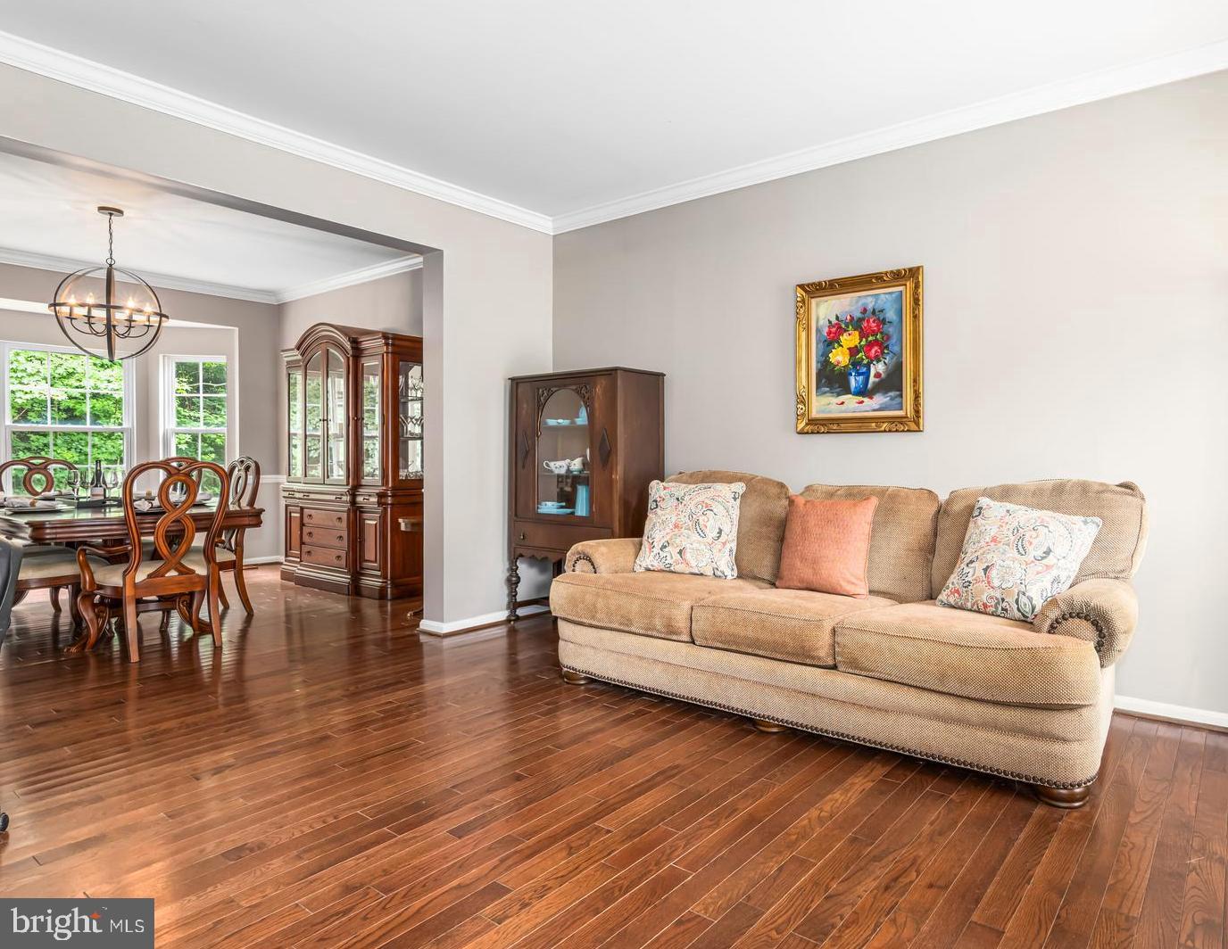 315 CROSS CREEK COURT