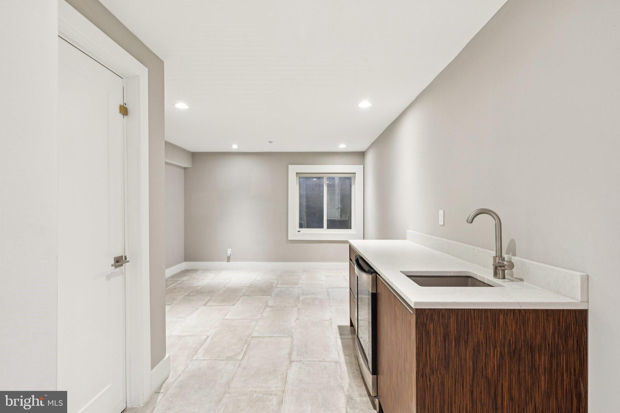 GRADUATE HOSPITAL - Residential