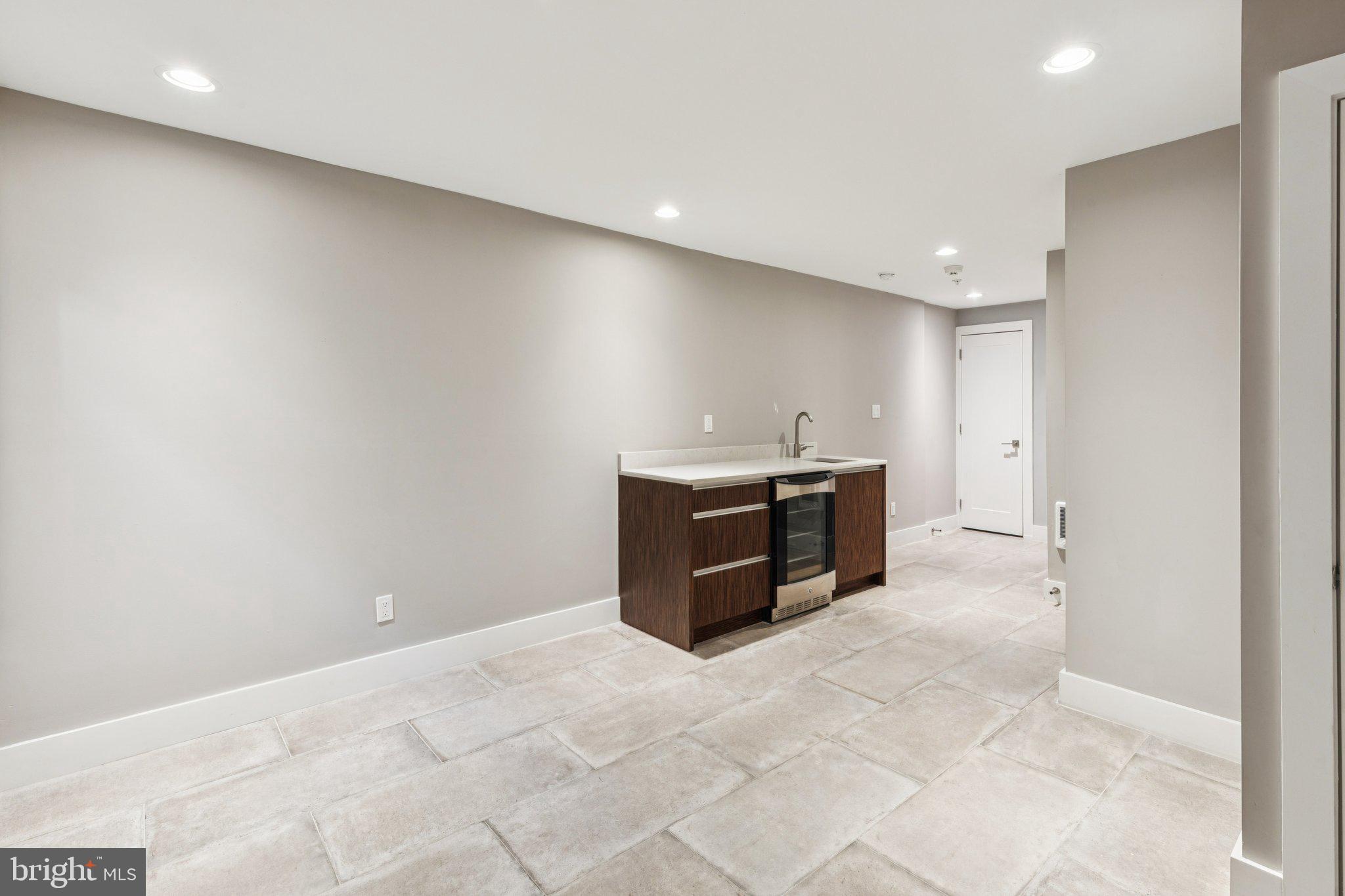 GRADUATE HOSPITAL - Residential