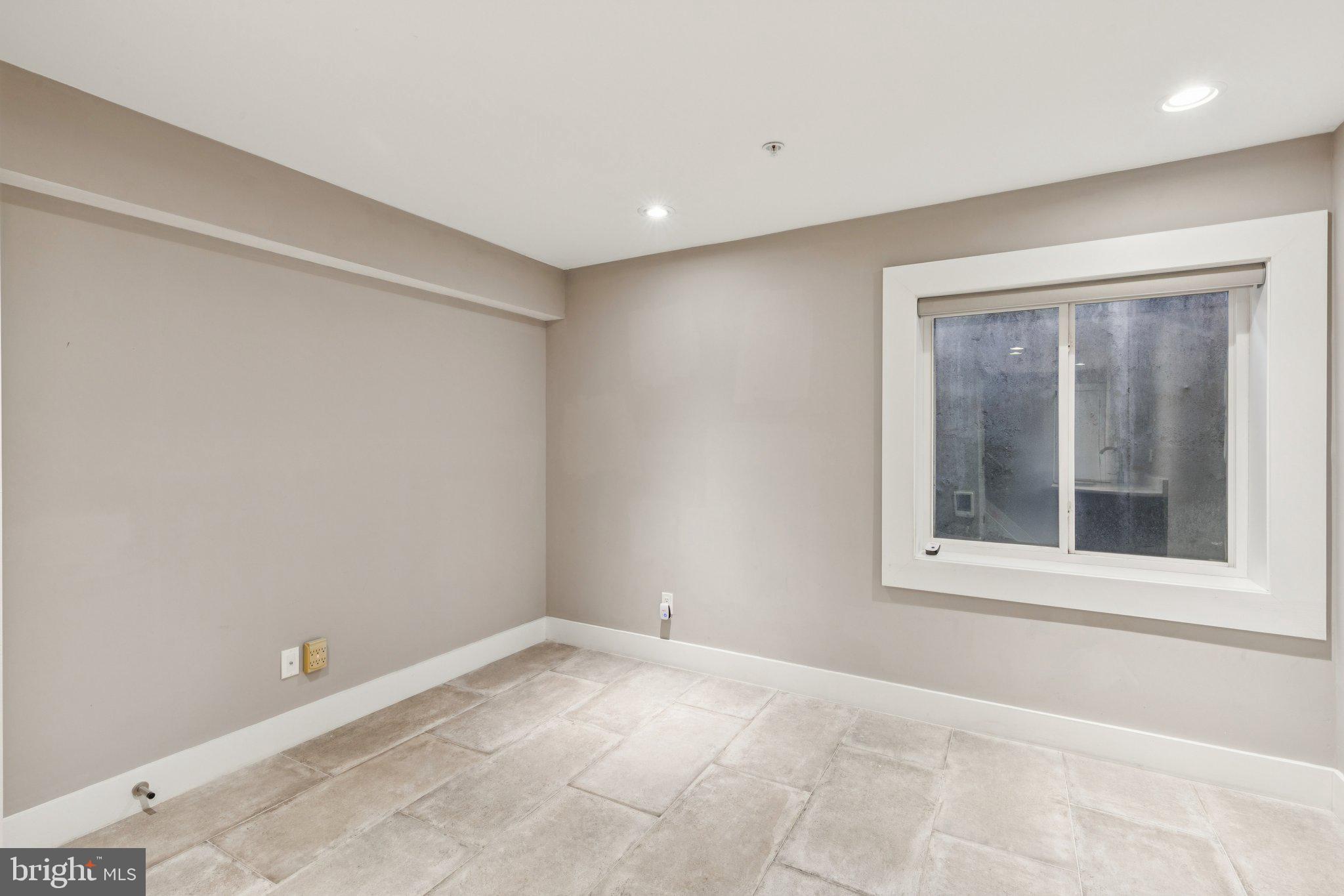 GRADUATE HOSPITAL - Residential