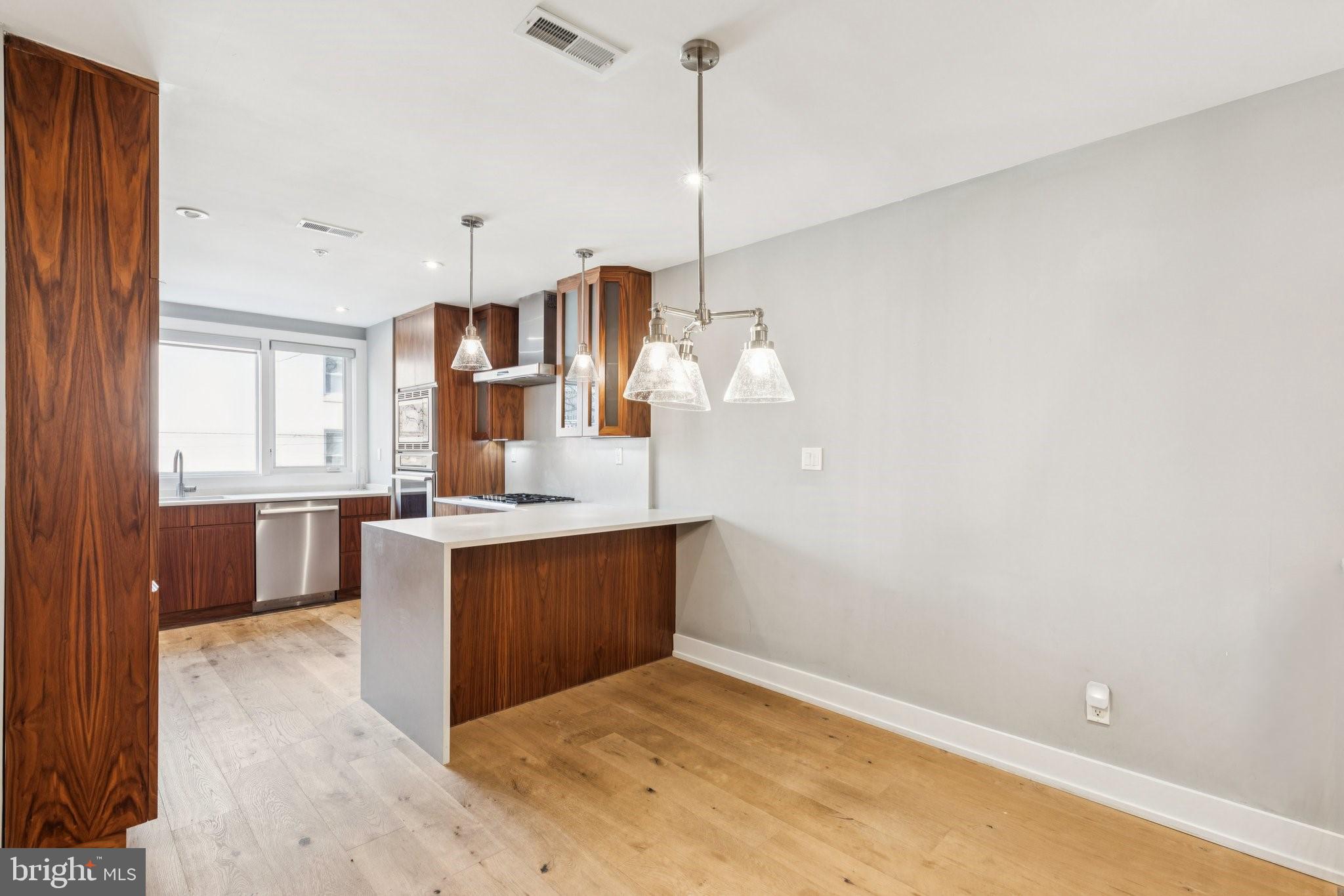 GRADUATE HOSPITAL - Residential